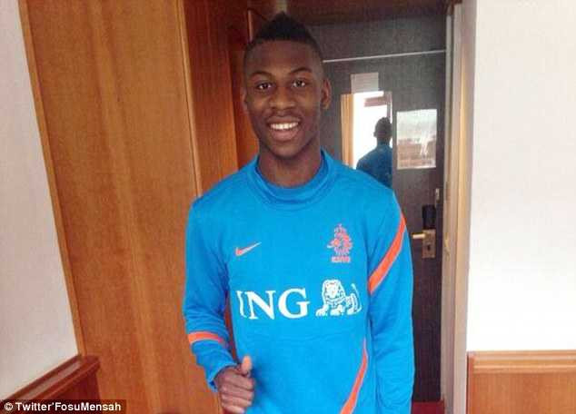 Timothy Fosu Mensah đã được phép tập luyện cùng đội 1 Man Utd