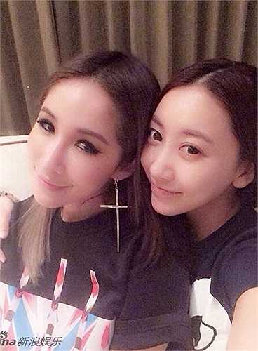 Lạc Thi và Thường Nhất Kiều rất thân thiết với nhau.