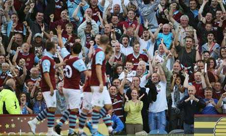 Burnley có lợi thế khi được chơi trên sân nhà