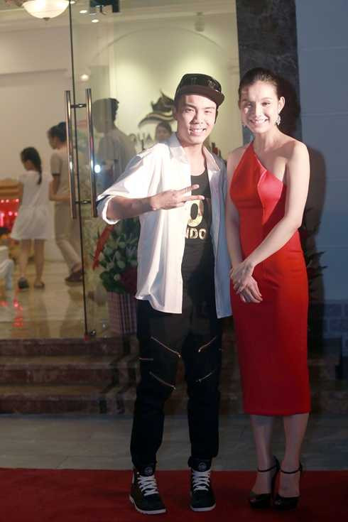 Hoa hậu Thùy Lâm tái xuất đẹp rạng rỡ 