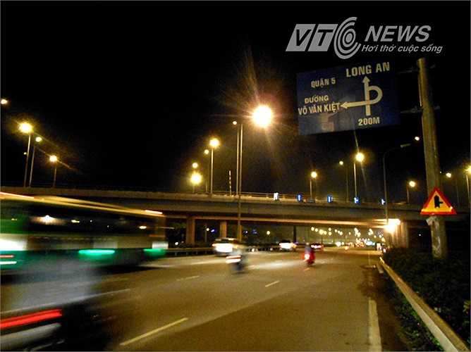 Giao thông về hướng các tỉnh miền Tây không xảy ra hiện tượng kẹt xe. Ảnh: Phan Cường