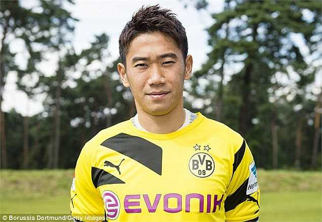 Sau 2 năm vô cùng lận đận tại Man Utd, Shinji Kagawa đã quyết định trở về lại Dortmund. Mức giá của thương vụ này là 6.3 triệu Bảng - con số quá thấp so với cái giá 17 triệu Bảng mà Quỷ đỏ đã bỏ ra hồi năm 2012 để chiêu mộ tiền vệ người Nhật Bản. 