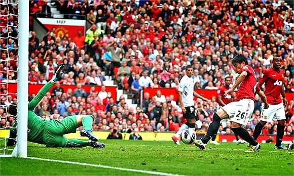 Kagawa có bàn thắng đầu tiên trong một trận đấu chính thức cho Man Utd là vào ngày 25/8/2012, ở trận Quỷ đỏ tháng Fulham 3-2