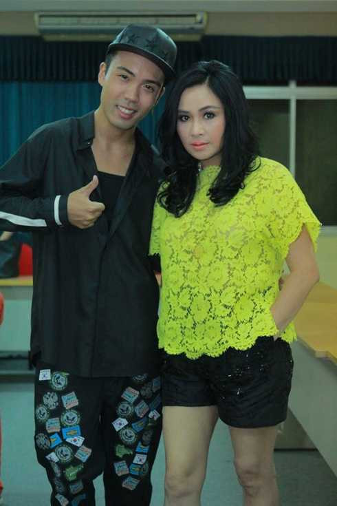 Thanh Lam quần soóc ngắn sexy bên 'học trò' Lê Vũ Bình