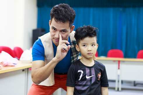 Thanh Lam quần soóc ngắn sexy bên 'học trò' Lê Vũ Bình