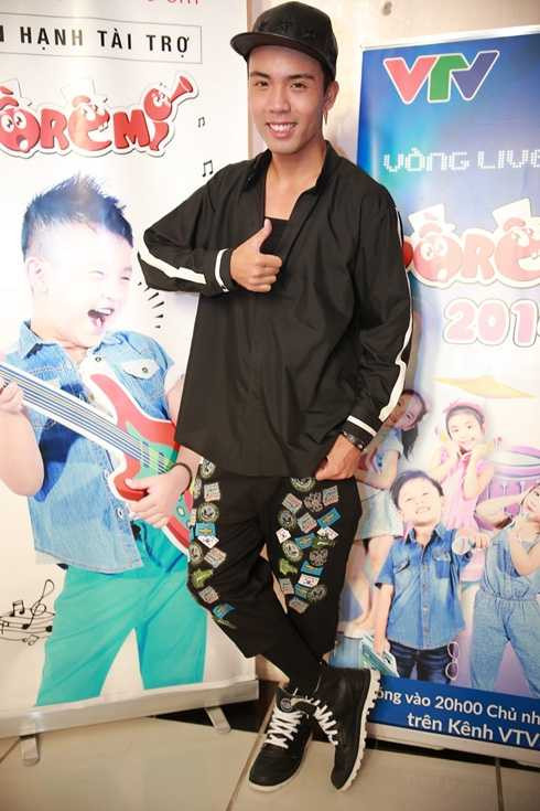 Thanh Lam quần soóc ngắn sexy bên 'học trò' Lê Vũ Bình