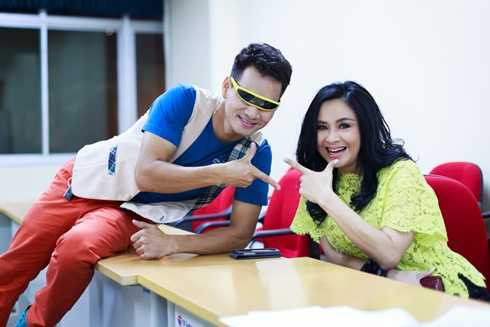 Thanh Lam quần soóc ngắn sexy bên 'học trò' Lê Vũ Bình