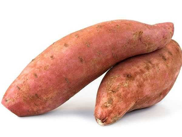 Một khẩu phần ăn khoai lang trung bình cung cấp 100% vitamin A, 37% vitamin C, 16% vitamin B-6, 10% axít phantothenic, 15% kali và 28% magan cho nhu cầu hằng ngày của cơ thể. 