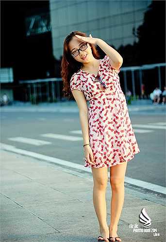 Đêm chung kết Tài năng: từ 19h tới 21h, ngày 17/10/2014 tại Hội trường tầng 7, Trung Kính. Trong ảnh là thí sinh Hoàng Dung