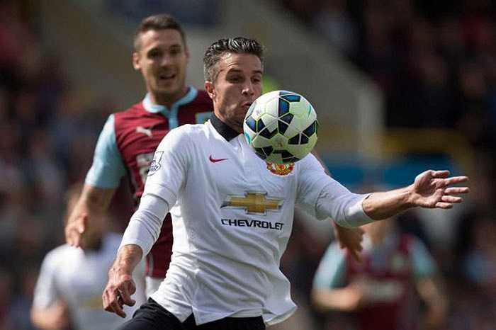 Chơi cao nhất đương nhiên là Robin van Persie