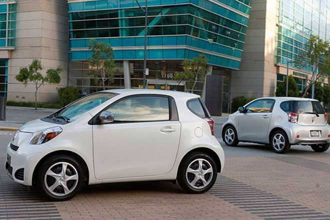 Scion iQ Mẫu xe nhỏ mang thương hiệu Scion của Toyota không phải là cái tên quá ăn khách nhưng xét một cách toàn diện đây vẫn là một lựa chọn đáng chú ý trong những chiếc xe thuần cho đô thị nhờ thiết kế gọn gàng và khả năng vận hành linh hoạt, hiệu quả.