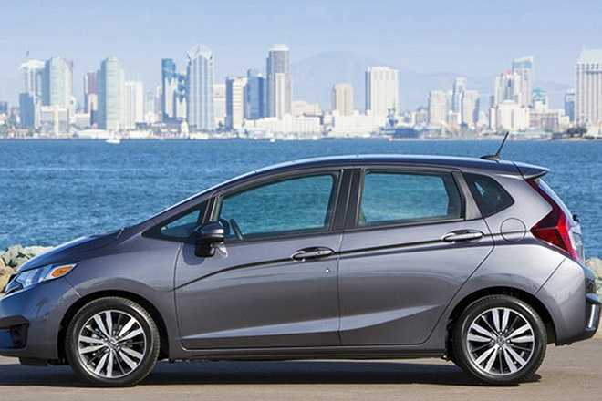 Honda Fit Thế hệ thứ 3 của mẫu xe nhỏ của Honda tiếp tục duy trì được những lợi thế về vận hành như cách âm tốt, linh hoạt và tiết kiệm nhiên liệu khi xoay xở trong các đô thị lớn.