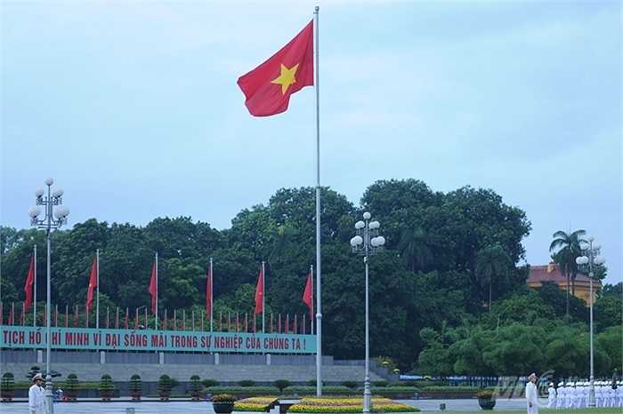 Đội tiêu binh di chuyển sau khi kết thúc lễ chào cờ