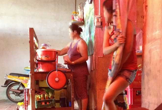 Thâm nhập quán cà phê 'tới bến' ở miền Tây