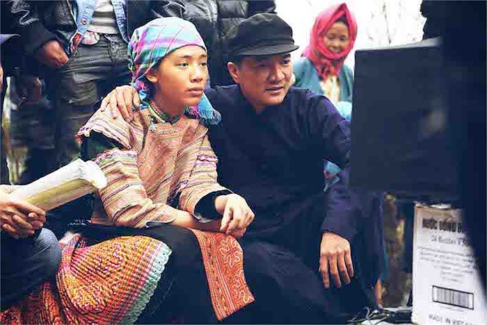 Nhưng trước đó Đàm Vĩnh Hưng đã chấp nhận cắt cả mái tóc đầy phong cách của mình để đáp ứng đúng theo yêu cầu từ phía đạo diễn.