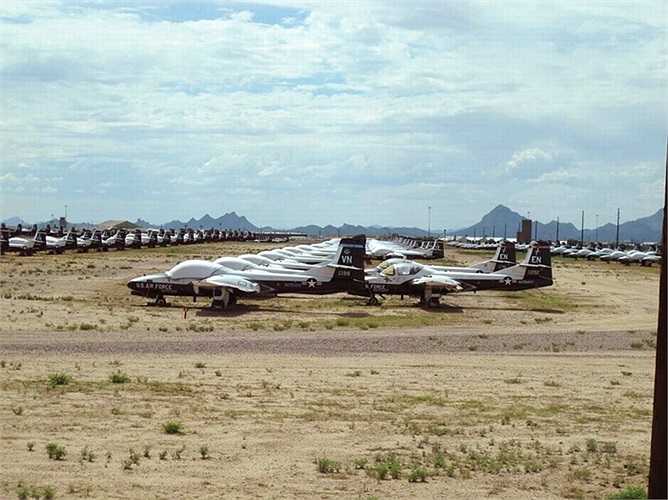 Sa mạc Arizona được Không quân Mỹ lựa chọn làm nghĩa trang cho các loại máy bay vì độ ẩm thấp, ít phá hủy kim loại
