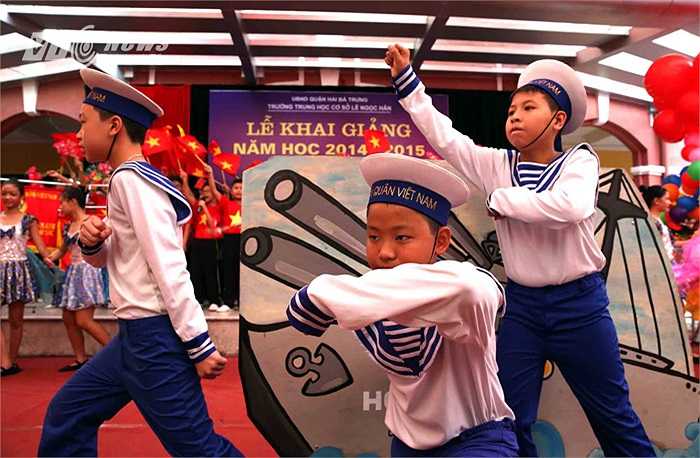 Một hình ảnh rất đẹp hướng bề biển đảo quê hương của các học sinh trường THCS Lê Ngọc Hân.