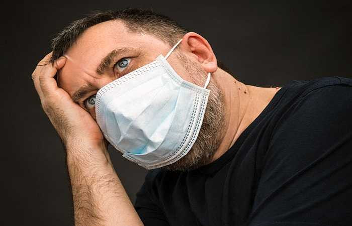 Tiếp xúc với kim loại: Nếu bạn làm việc trong một nhà máy xử lý kim loại hoặc sống gần nơi như vậy bạn có cũng có nguy cơ bị ung thư. Những người sống gần các nhà máy sản xuất amiăng có nguy cơ phát triển ung thư ở giai đoạn cuối đời.