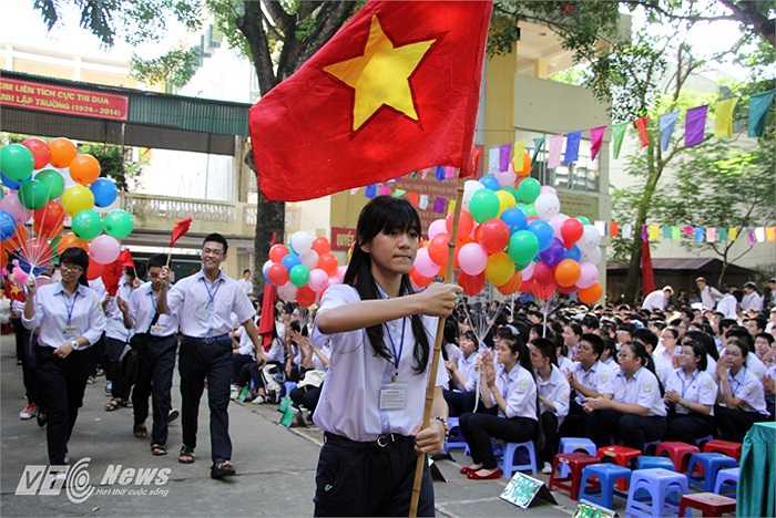 Trường THPT Kim Liên được xếp thứ 49 trong bảng xếp hạng 200 trường THPT có học sinh thi Đại học đạt điểm cao nhất cả nước mùa thi 2014.