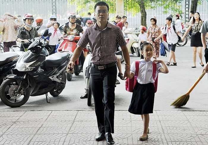 Trong năm học này, cả nước có trên 4,3 triệu học sinh mầm non, trên 15 triệu học sinh phổ thông các cấp, hơn 400.000 học sinh trung cấp và gần 2,2 triệu sinh viên các trường đại học, cao đẳng. (Ảnh: Minh Chiến) 
