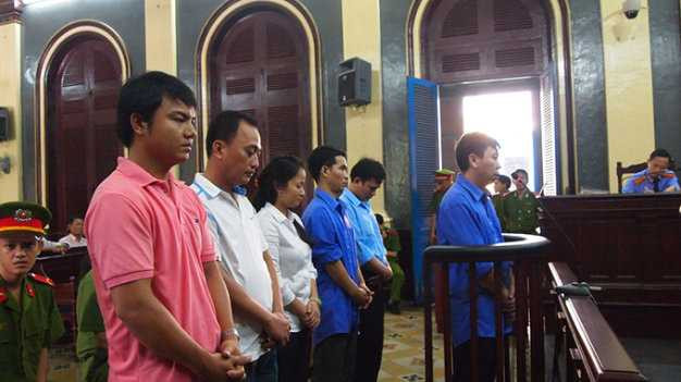 Xử 'tập đoàn' massage kích dục: 'Sự thật khủng khiếp hơn cáo trạng'