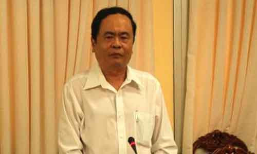 Bí thư 'bắt quả tang' một loạt công chức đi làm trễ