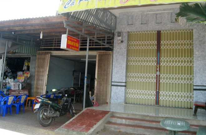 Cách chức phó công an vào nhà tắm với vợ người khác