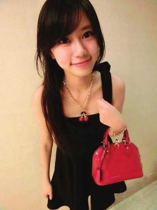 lớp học chật kín vì cô giáo xinh như thiên thần