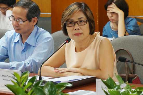 Bà Phạm Ngọc Bích - Giám đốc khối Marketing công ty cổ phần bán lẻ và quản lý bất động sản đại dương (Ocean Mart) tại Hội nghị