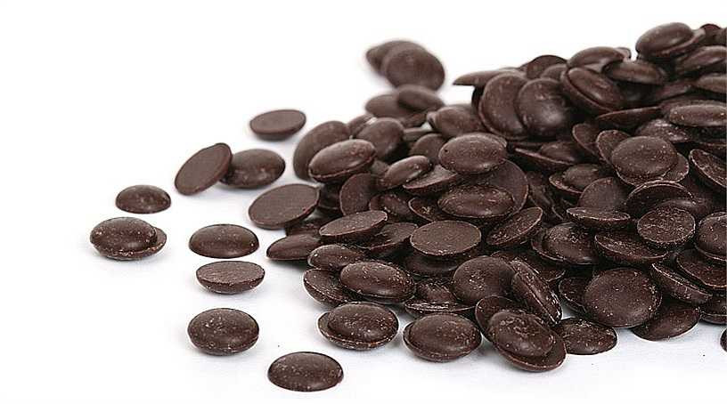 14. Sô cô la đen: Theo các nhà khoa học, sô cô la đen có chứa flavanols có thể làm cho mạch máu đàn hồi tốt hơn. Trong một nghiên cứu, 18% bệnh nhân ăn sôcôla mỗi ngày thấy giảm huyết áp hiệu quả. 