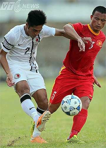 Trận giao hữu tối qua coi như là khép lại mùa bóng với các tuyển thủ song nó cũng bào mòn nốt chút sức lực còn lại sau mùa giải V-League mệt mỏi. 