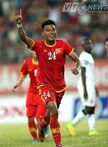 U19 Việt Nam cũng chỉ có 4 bộ quần áo (2 bộ màu trắng, 2 bộ màu đỏ) để mặc thay đổi cho mỗi dịp ra sân