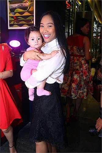 Những tưởng Pha Lê sẽ rất giận dự vì trước đó cô đã năm lần bảy lượt muốn gặp trực tiếp Dương Yến Ngọc để giải quyết hiểu nhầm, nhưng cựu người mẫu luôn lảng tránh