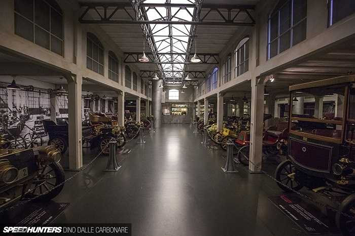 88 quốc gia có nền công nghiệp xe hơi đều đưa mẫu xe đại diện đến trưng bày tại đây, trong đó xe của các hãng Âu Mỹ chiếm phần lớn. Đương nhiên, lịch sử xe hơi nước Ý vẫn là câu chuyện đậm nét nhất ở đây.