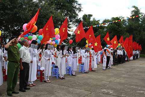 Khai giảng trường THPT Pleiku