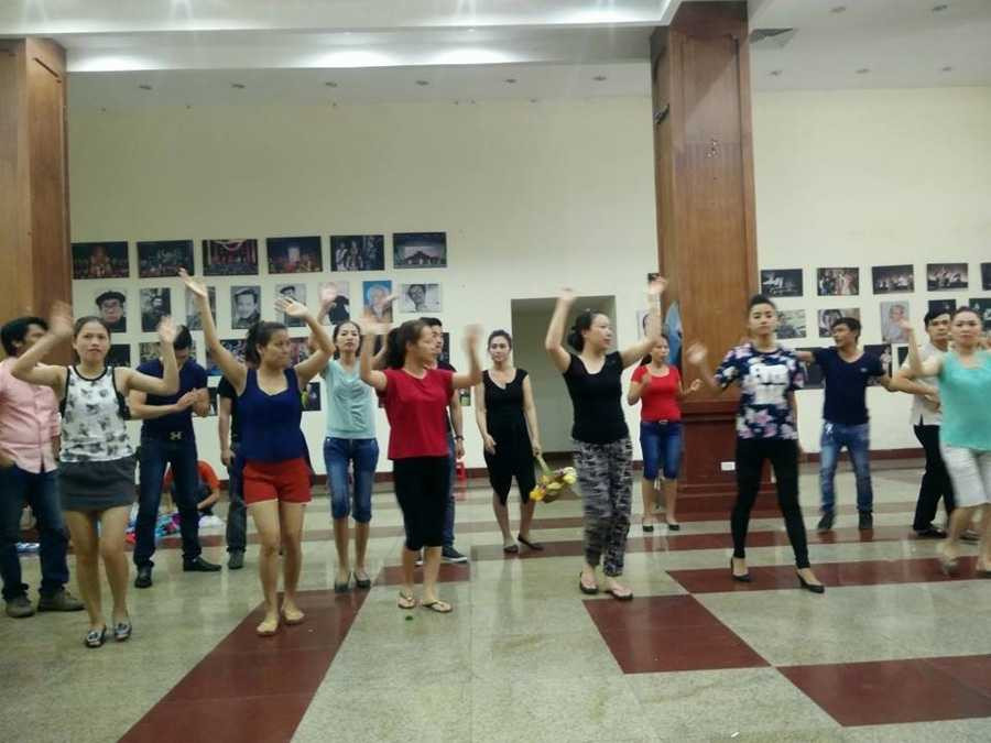 Trăng rằm nơi đảo xa