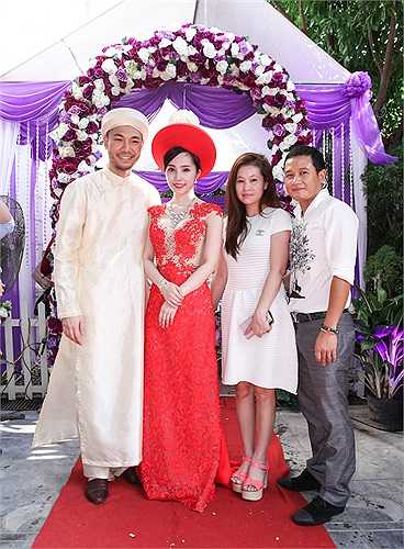 Vào khoảng giữa năm 2013 cặp đôi chính thức công khai với những hình ảnh mặn nồng hạnh phúc.