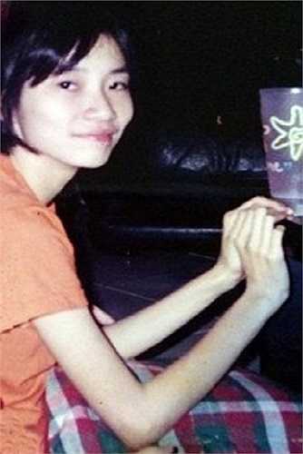 'Thời điểm ấy, con gái tôi chẳng khác gì bộ xương di động', mẹ của Angeline cho biết.