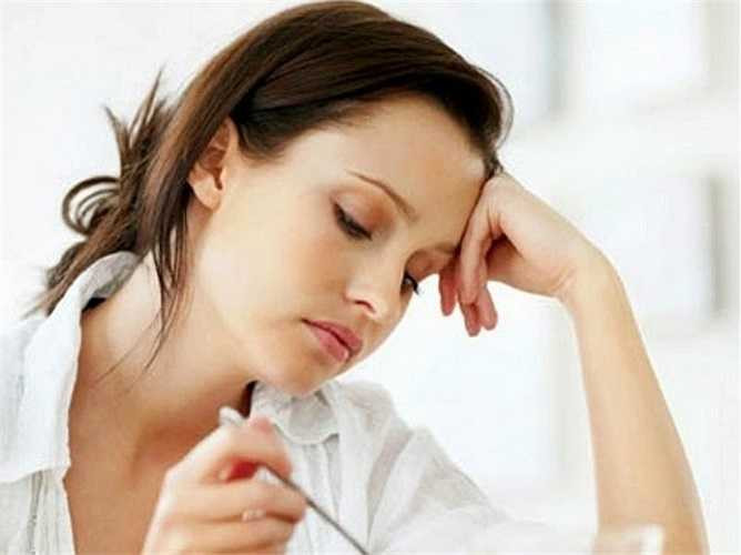 Ăn vặt nhiều, khiến bạn luôn có cảm giác no, do vậy cảm thấy mất ngon trong những bữa ăn chính. Hệ quả của điều này dẫn đến bạn ăn không đủ lượng trong bữa ăn chính. 