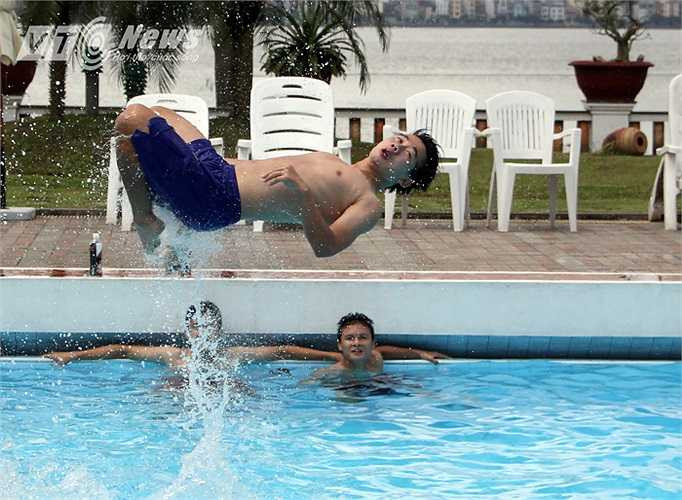 Ở đội tuyển U19 Việt Nam, Tuấn Anh chính là cầu thủ đồng hương quê lúa Thái Bình với Minh Vương.