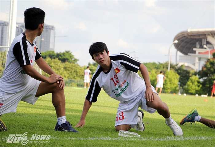 Sau đó Tuấn Anh và Minh Vương đều trúng tuyển vào Học viện HAGL-Arsenal JMG. Tuy nhiên, do trục trặc giấy tờ, Minh Vương phải xuống theo học ở lớp năng khiếu HAGL.