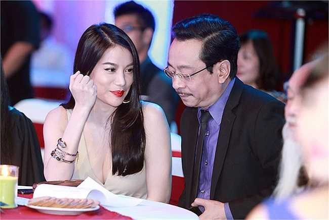 Dù sắp bước sang tuổi 40, bà mẹ một con vẫn giữ được nét trẻ trung, gợi cảm đáng ghen tị.