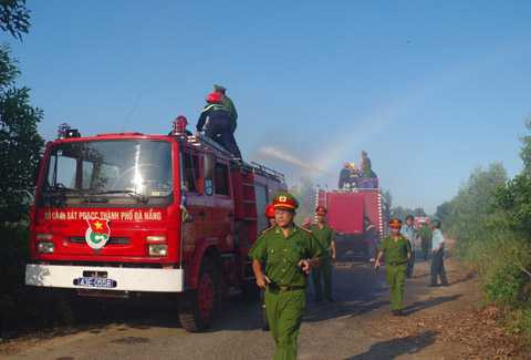 Gần 1.000 người, dập đám cháy, Sân bay Đà Nẵng, hỏa hoạn, chữa cháy