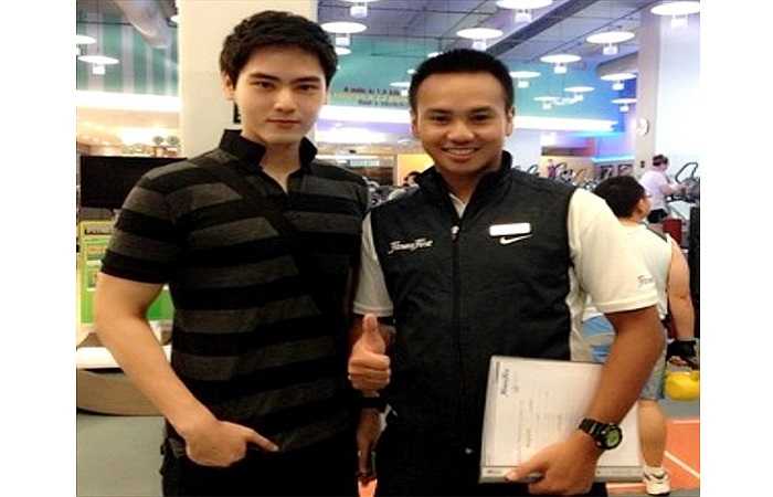 Được biết, có thời điểm, Won Kun Yam nặng tới 130kg. Tuy nhiên, nhờ chế độ ăn uống nghiêm ngặt và các bài tập giảm cân mà chàng trai trẻ đã giảm cân thành công. Đặc biệt, sau khi giảm cân thành công, Won Kun Yam còn trở nên vô cùng đẹp trai và quyến rũ.