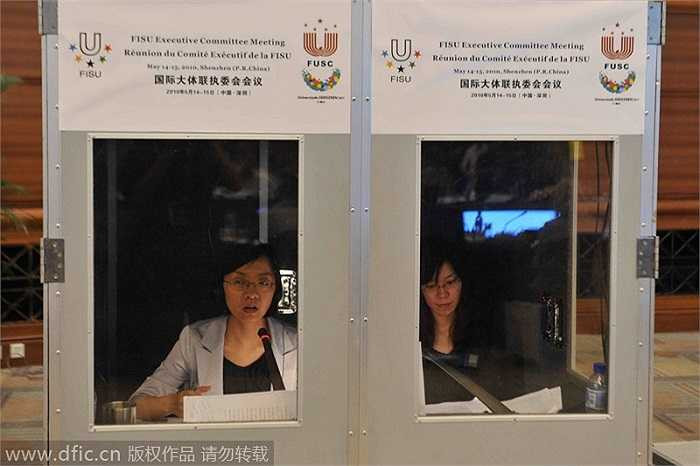 Thông dịch viên là công việc có mức thu nhập cao nhất tại Trung Quốc(từ 300.000 đến 400.000 nhân dân tệ/năm - khoảng hơn 1 tỷ đồng) . Thông dịch viên vai trò vô cùng quan trọng trong thương mại của Trung Quốc. 