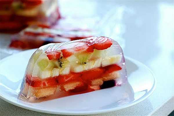 Thạch hoa quả: Món ăn vặt giảm cân từ thạch trái cây sẽ giúp bạn giải quyết những cơn thèm ăn vặt mà vẫn không làm bạn tăng cân.