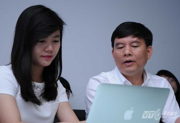 Quan chức Bộ GD-ĐT, chuyên gia trả lời về kỳ thi quốc gia 2015