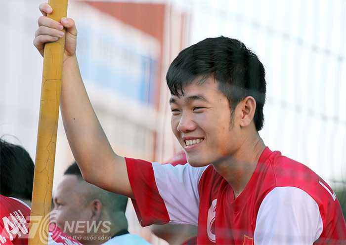 Nụ cười hiền lành của Trường 'híp'