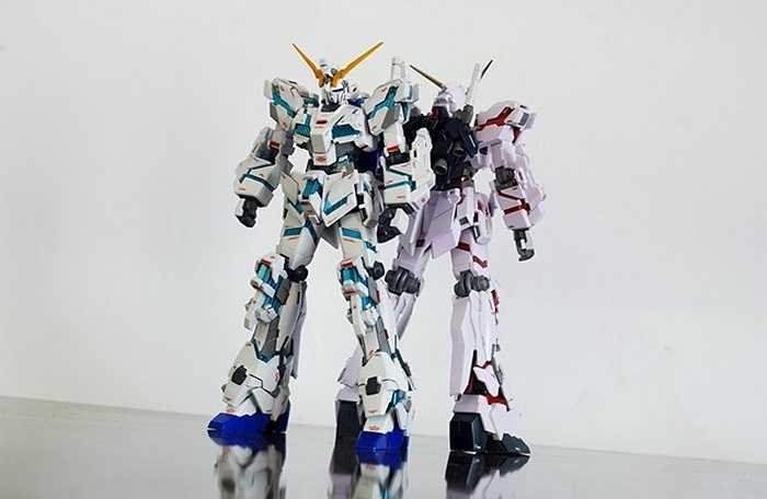 Mẫu Gundam Rx-0 Unicorn nổi tiếng của Nhật Bản. Từng mảnh nhựa chi tiết rất nhỏ đòi hỏi người lắp phải có độ tỉ mỉ cao. Muốn đẹp như hình, bạn phải sơn phết. Giá 150.000-6 triệu đồng.