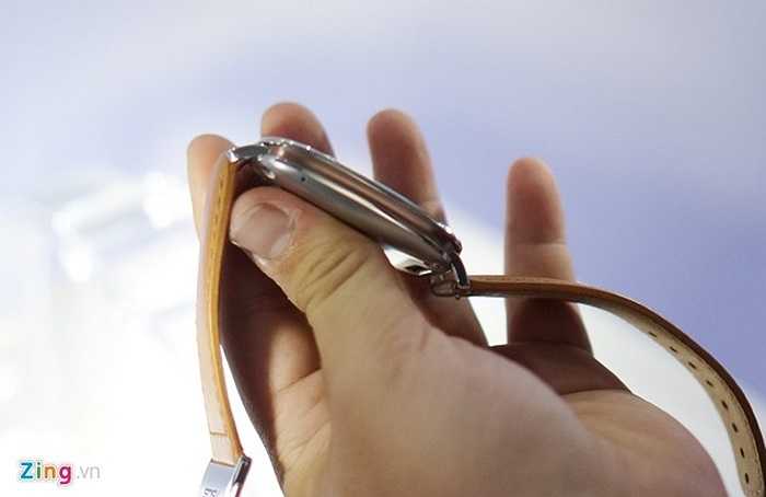 Có thể nói ZenWatch hiện là chiếc đồng hồ thông minh Android mỏng nhất từng xuất hiện ở Việt Nam.